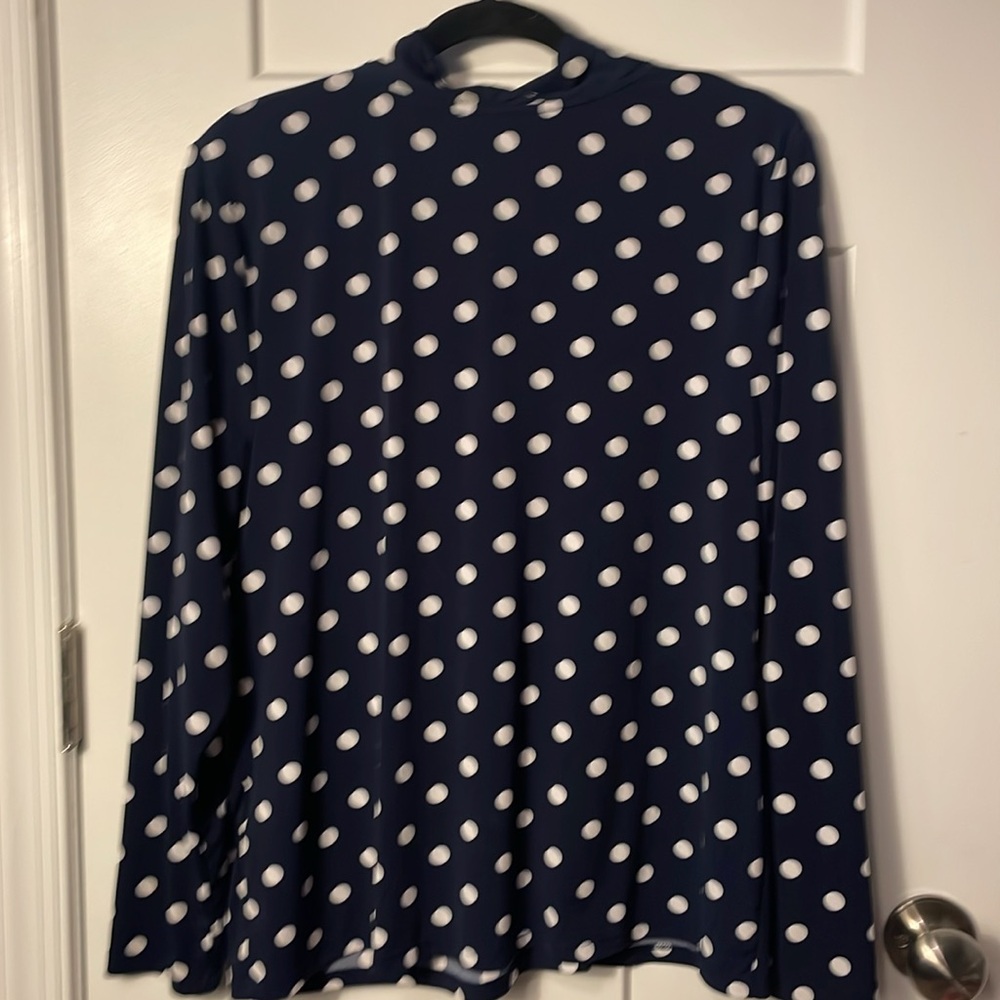 Charter club. Size large. With bow around neck. - Picture 4 of 4
